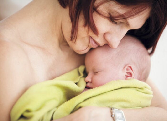 мама и ребенок у мамы нормальные выделения крови после рождения ребенка